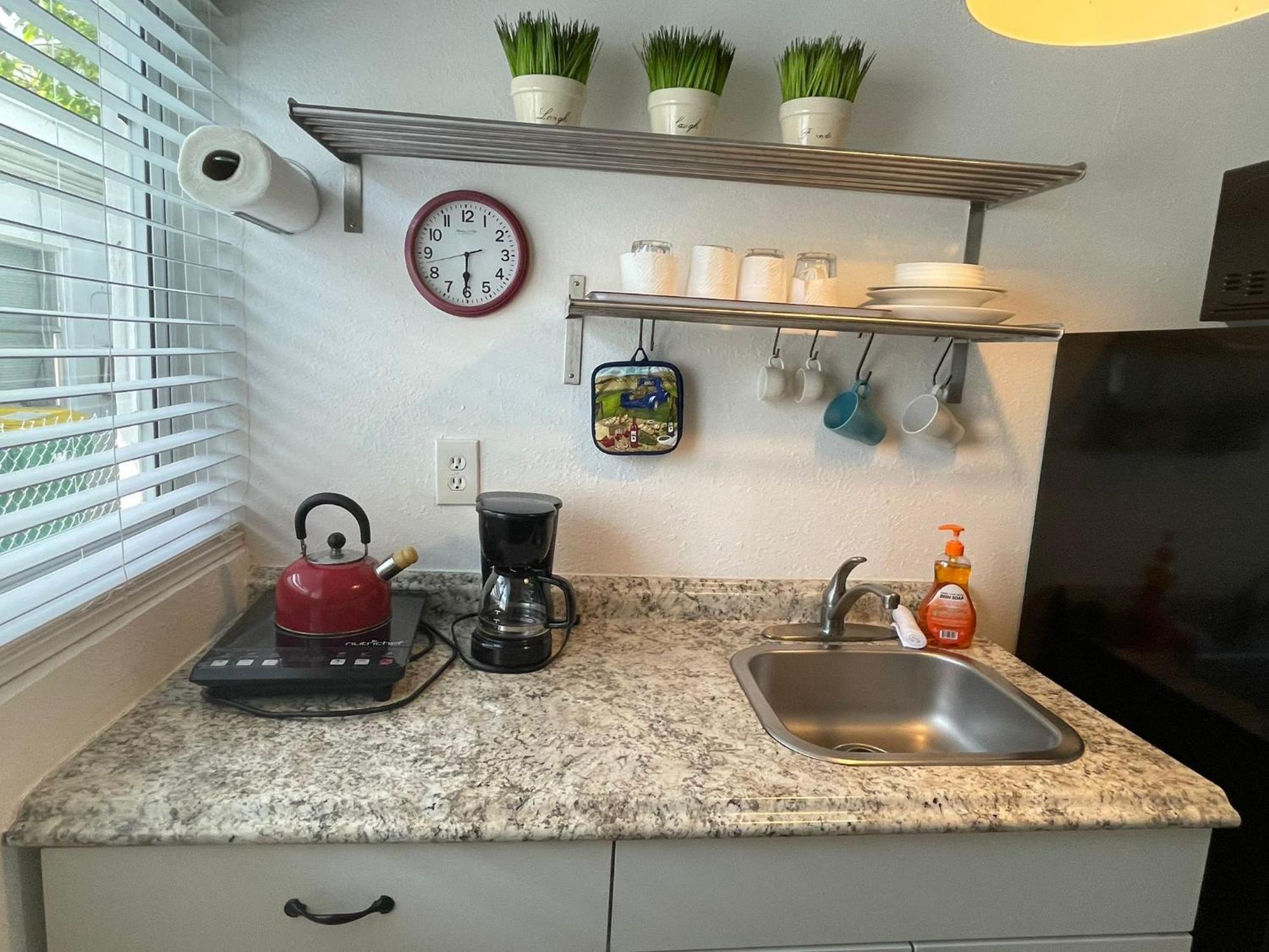 Private Studio Blocks From Coconut Grove Miami Extérieur photo